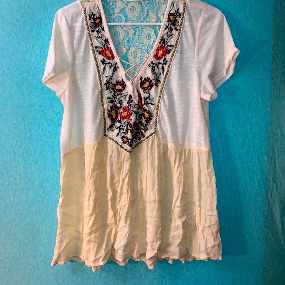 Maurices embroidered shorts sleeve